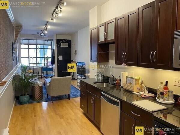 88 Prince St