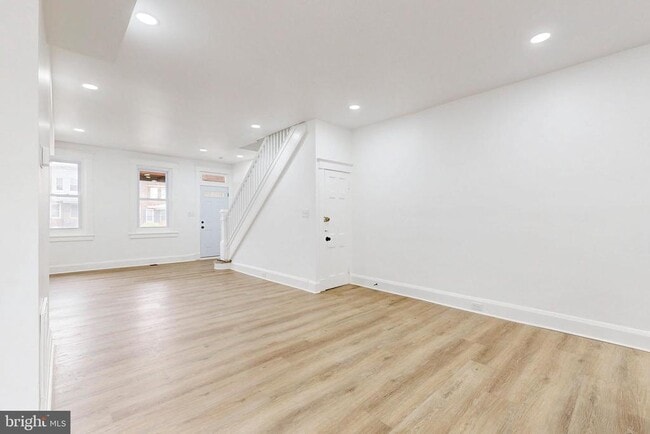 Photo - 2320 W Lexington St
