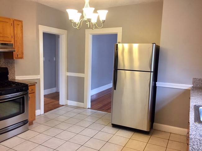 19 Archdale Rd Unit 2