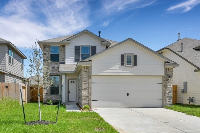 Building Photo - 16609 Merry Pines Dr