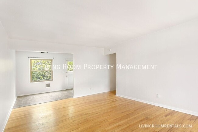 Photo - 1410 N Webster St Unit #3