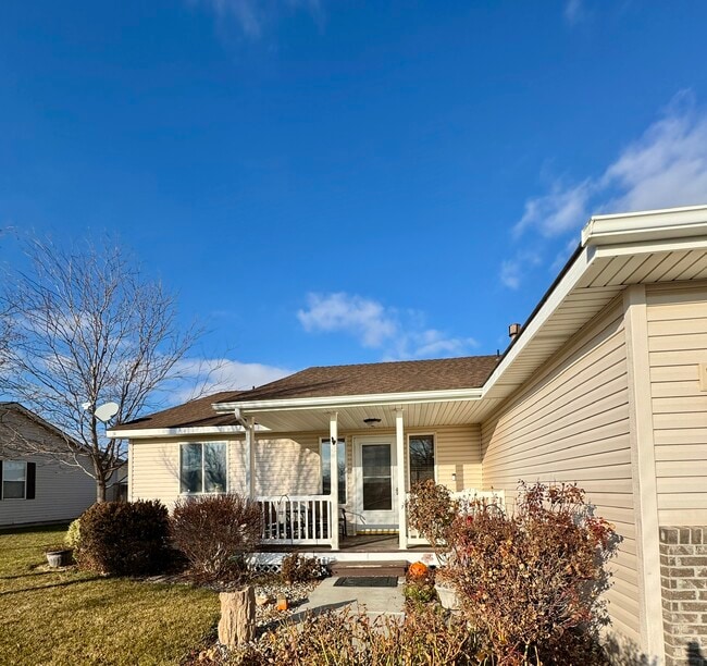 Photo - 925 Julia St