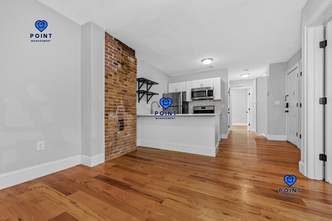 Photo - 146 Bremen St Unidad 1