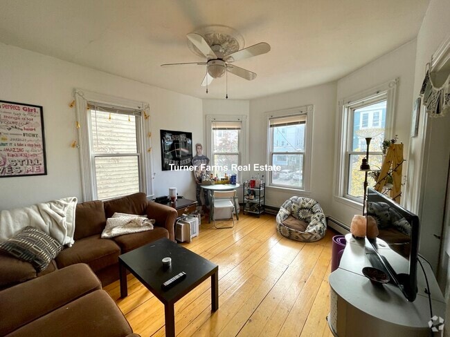 Building Photo - 69 Calumet St Rental
