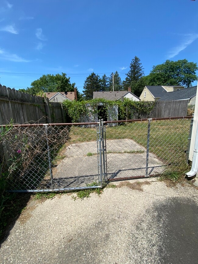 Photo - 1121 Hapeman St
