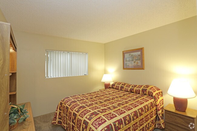 1 BR, 1 BA - 500 SF