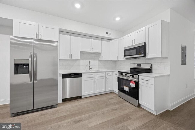 Building Photo - 838 S 51st St