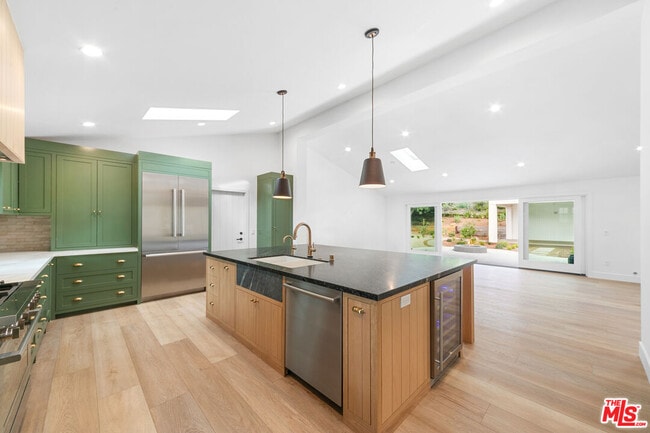 Building Photo - 6174 Paseo Cyn Dr