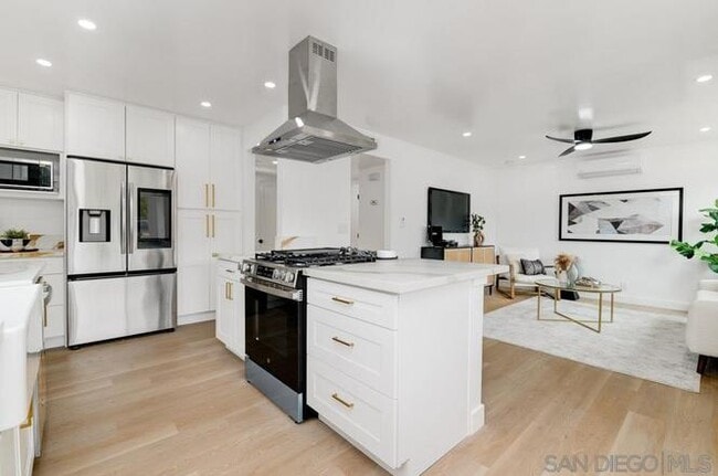 Photo - 210 Rosebay Dr