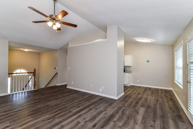 Photo - 2641 Fort Apachee Ct