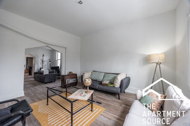 Photo - 1626 N Fairfield Ave Unit 2