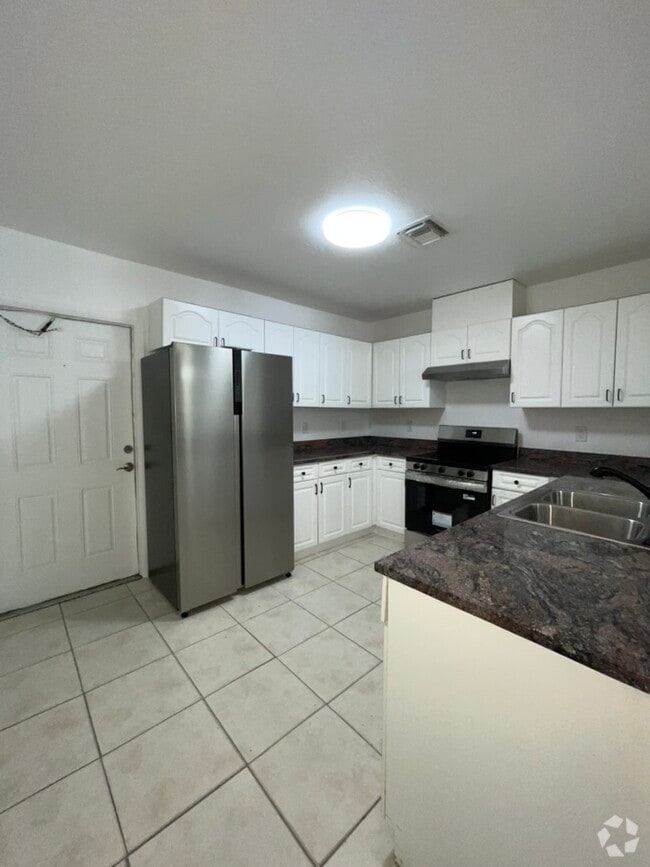 Building Photo - 1010-1012 NW 3rd Ave Unit 1012 Rental