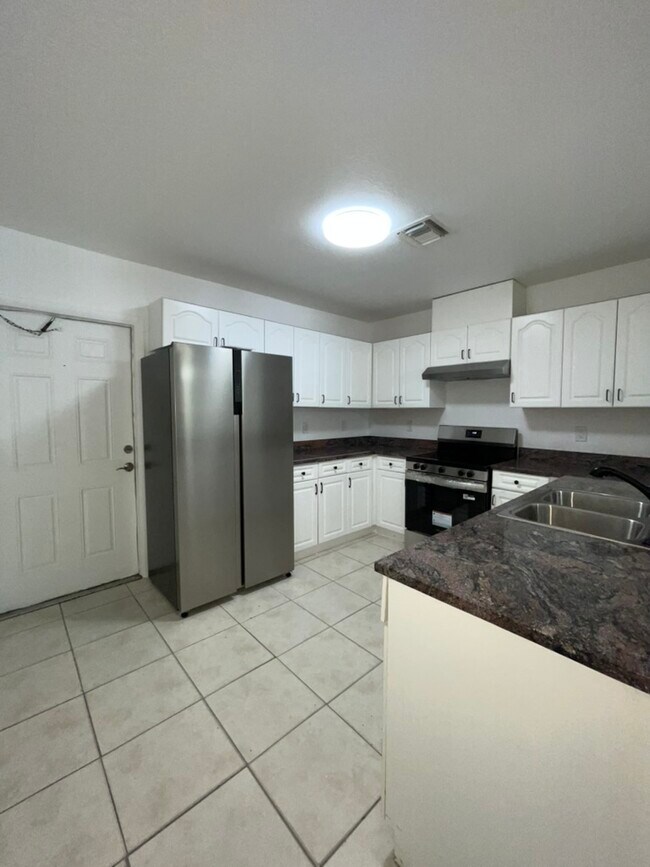 Photo - 1010-1012 NW 3rd Ave Apartments Unit 1012