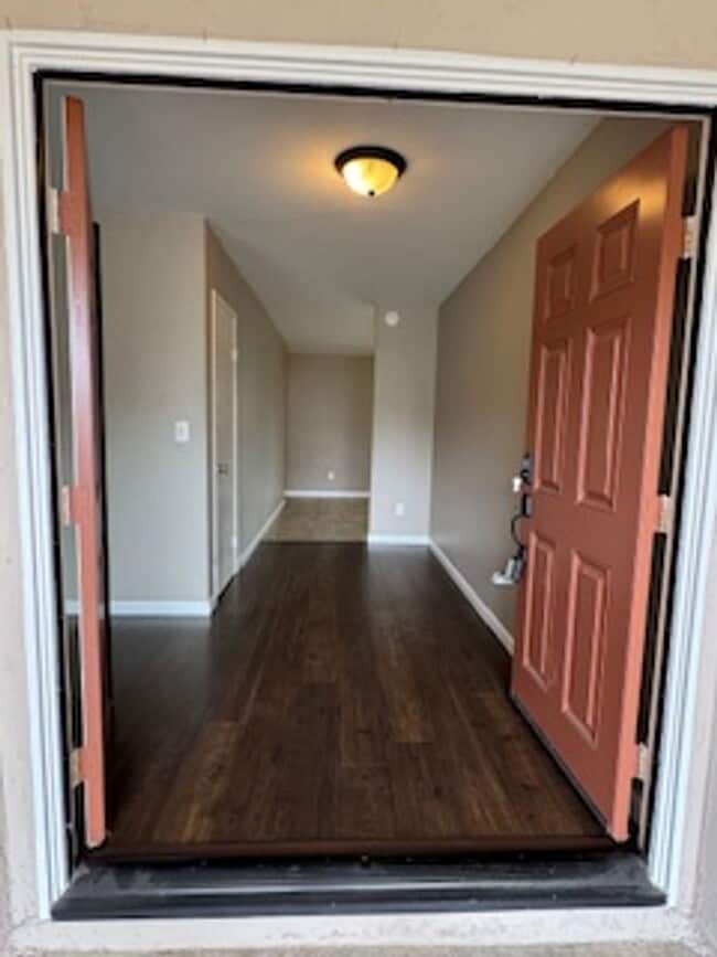 Photo - Charming 3 Bedroom 2 Bathroom Home Available for Rent!!