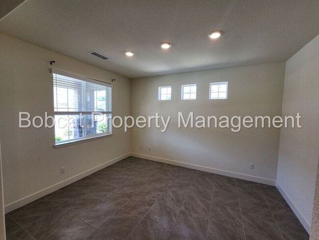 Photo - 1419 Pickaxe St