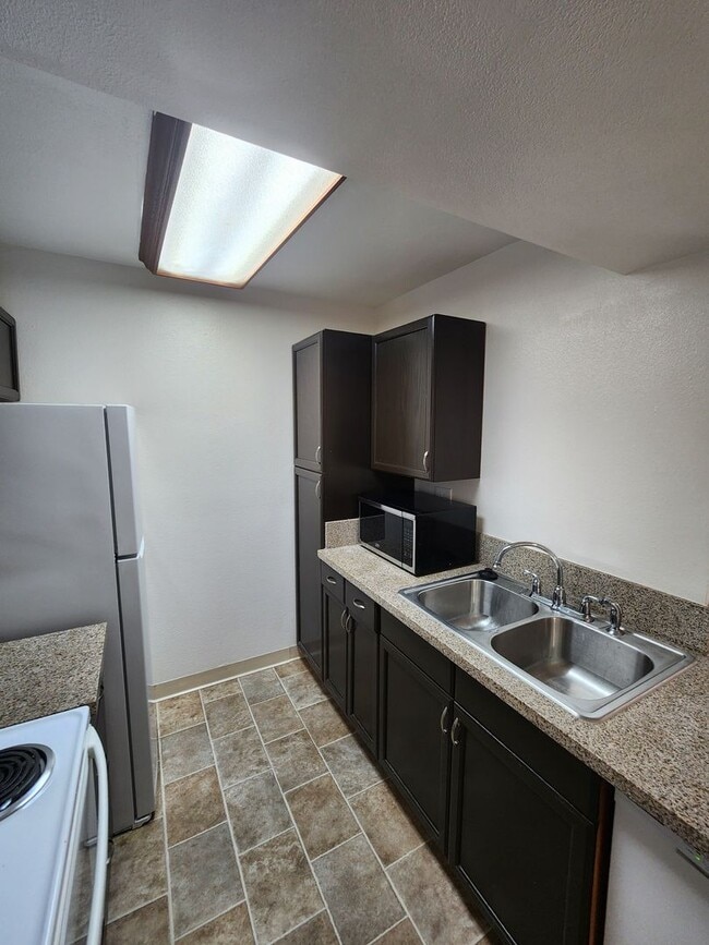 Photo - Gorgeous and Comfortable - Dual Master Suites - 2BD/2BA - East Mission Valley Unit 202