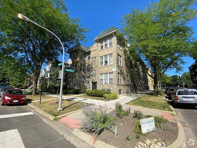 Building Photo - 3114 W Sunnyside Ave Unit 3 Rental