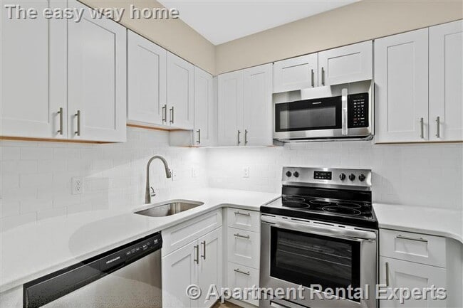 Building Photo - 632 Massachusetts Ave