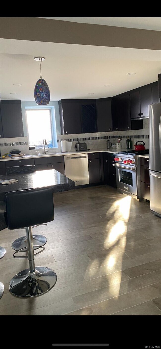 101 Lincoln Blvd