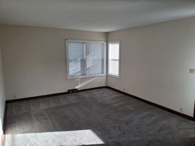 Photo - 909 S Front St Apartments Unit 1