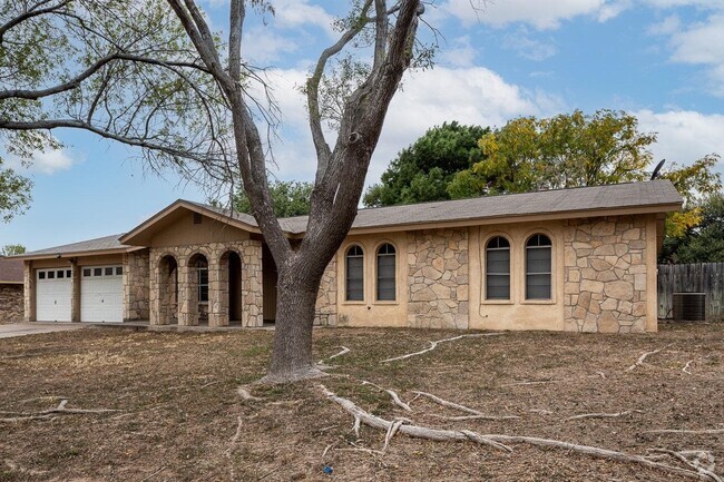 Building Photo - 111 Peacepipe Trail Rental