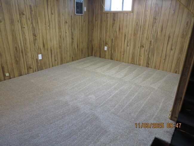 Photo - 921 W 8th St Unit B