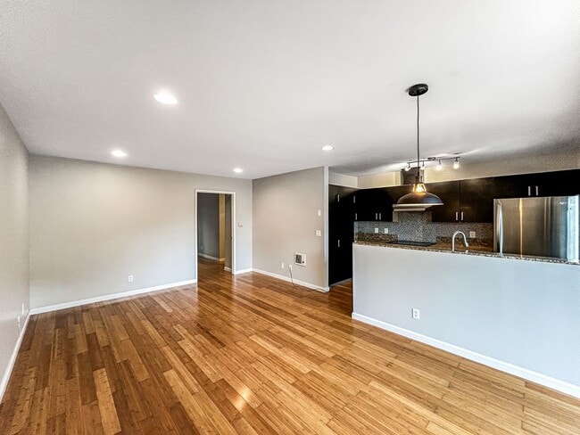 Photo - Beautiful 1B/1BA Condo in Hillcrest w/ Upgraded Kitchen, W/D & Swimming Pool!