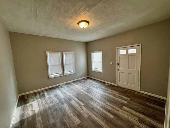 Photo - 3 Bed 1 Bath - Single family house, $250 Utility Credit!