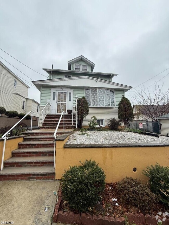 Building Photo - 25 Hammond Ave Rental