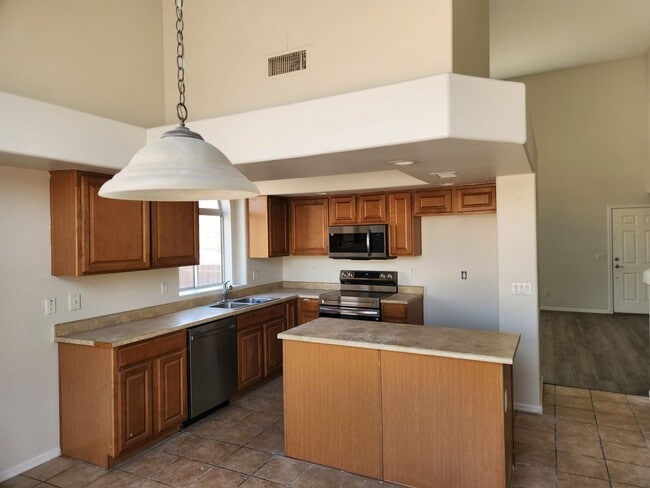 Photo - Sundance golf community home, 3 car garage, RV gate