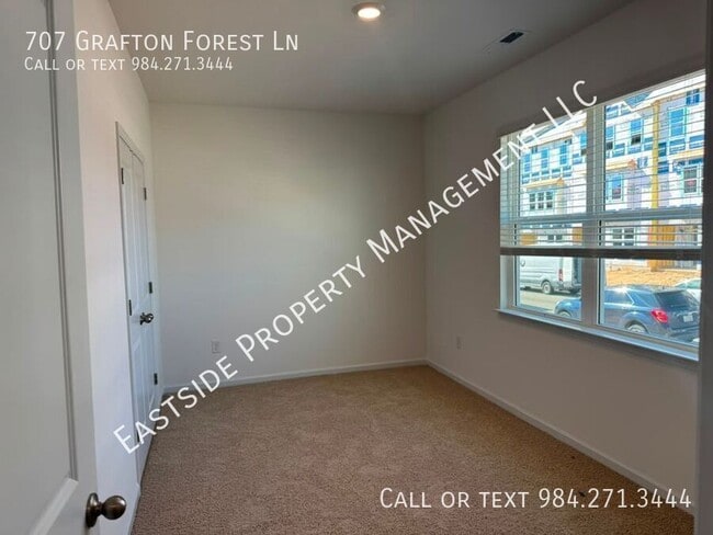 Photo - 707 Grafton Frst Ln