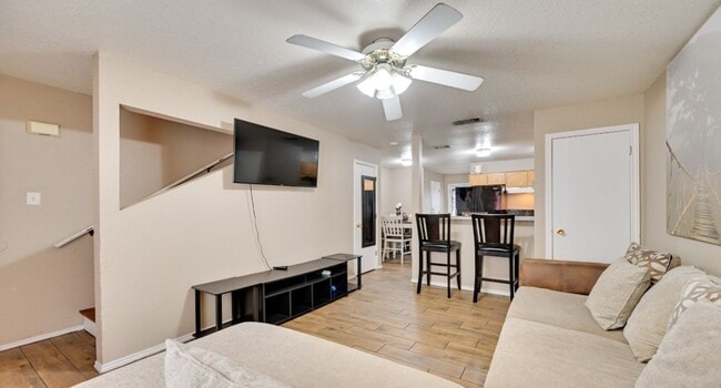 Photo - 4203 Deek Dr Unidad B