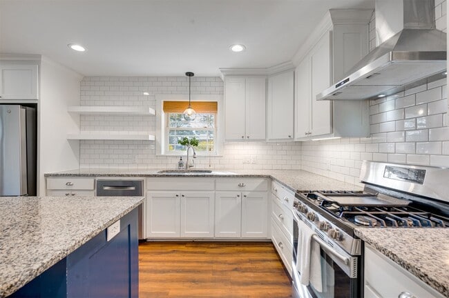 Photo - 215 Perryman Rd