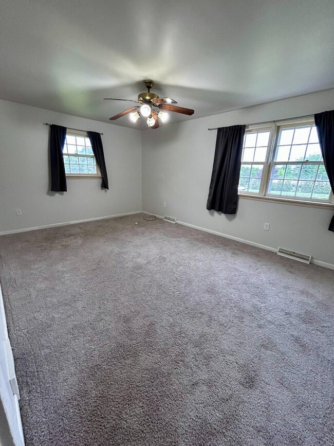 Photo - 2572 Forge Rd