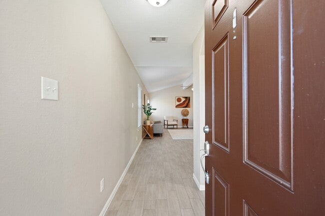 Photo - 1001 Strawberry Ridge Dr