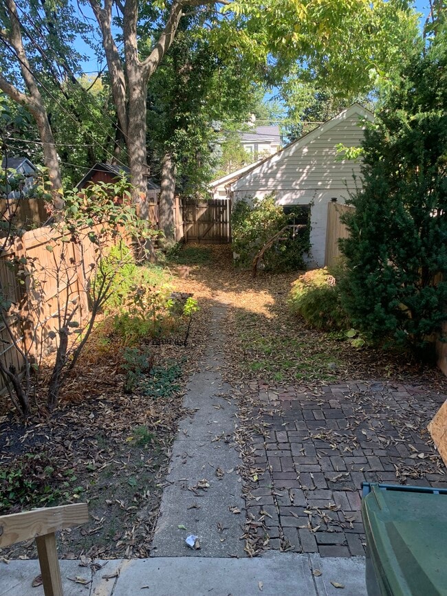 Photo - 154 E Gates St