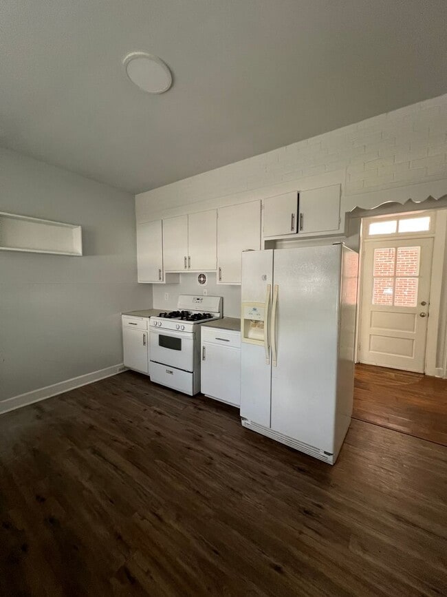 Photo - 401 Fairview Ave Unit Apt 1