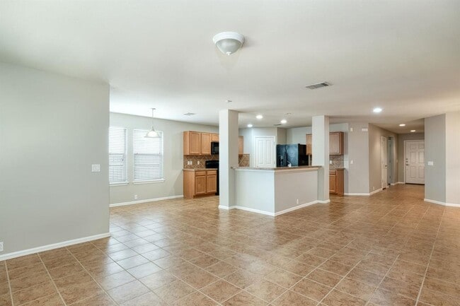 Photo - 409 Lark St