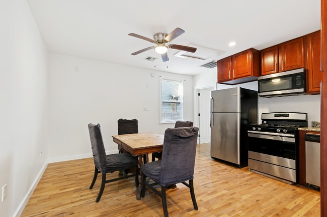 Photo - 1831 St Ann St. Unidad B