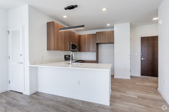 2BR 2BA
