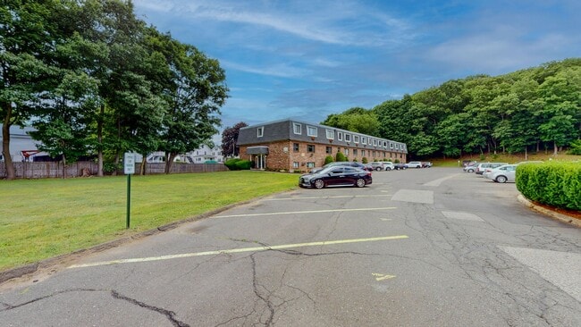 Photo - Convenient 1 Bedroom Condo close to train ...