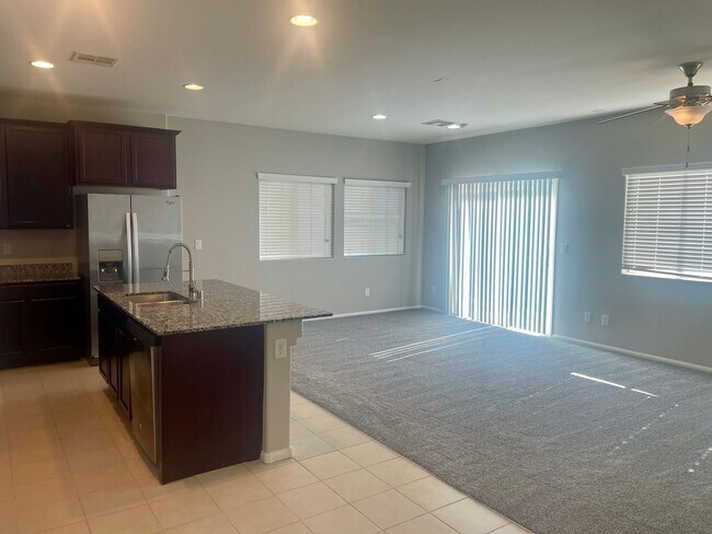 Photo - 3 bed 3 bath 2 car Garage in the Southwest, The Bend