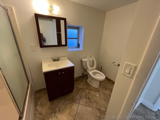 2318 SW 17th Ave Unit B