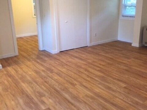 33 Brookes Ave