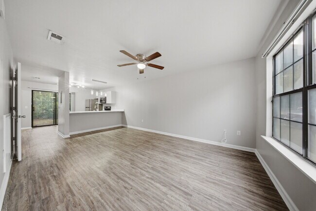 2 Bedroom x 2.5 Bathroom NEWLY RENOVATED Apartment