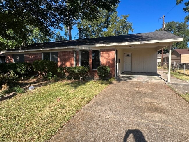 BIG HOME IN GARDEN VALLEY AREA OF SHREVEPORT - BIG HOME IN GARDEN VALLEY AREA OF SHREVEPORT