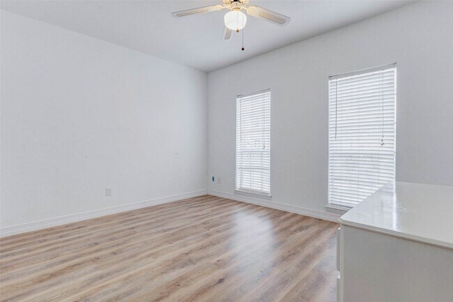 Photo - 10720 Briar Forest Dr Unidad 32