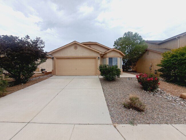 Photo - 3 bed 2 bath home in Huning Ranch