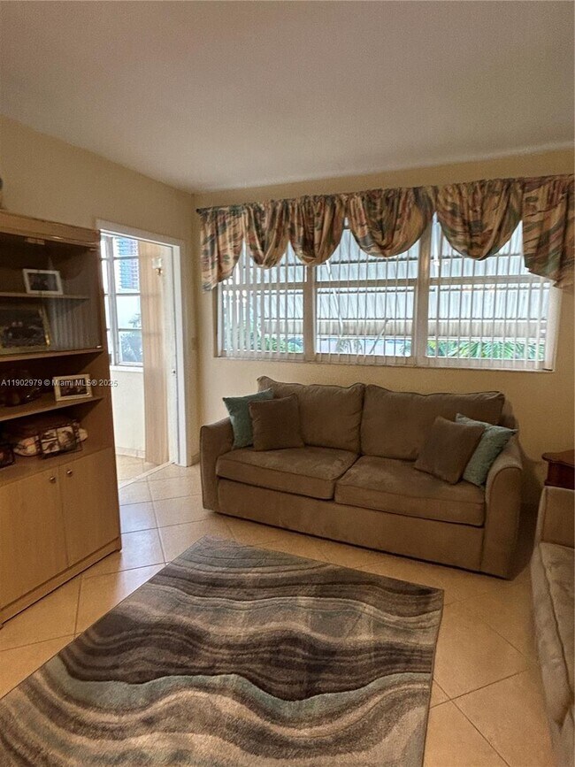 Building Photo - 1333 E Hallandale Beach Blvd Unit 406