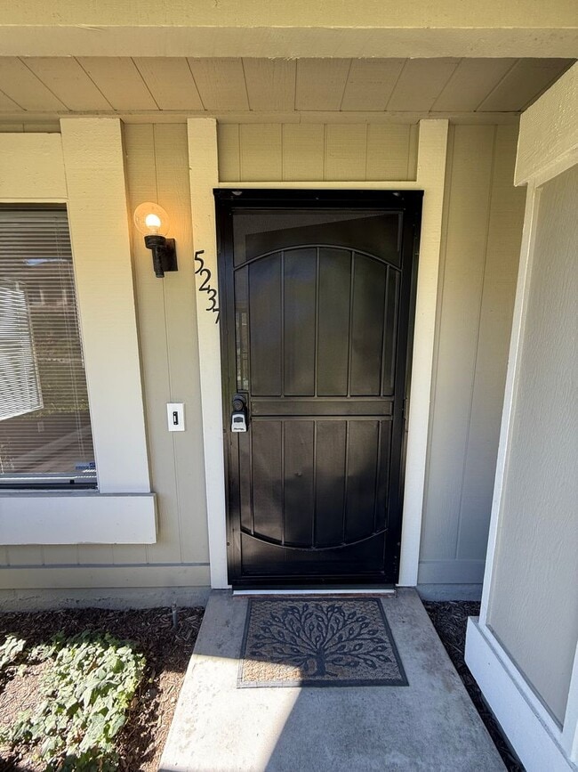 Photo - Remodeled 2-Bedroom Townhome in Tierrasant...
